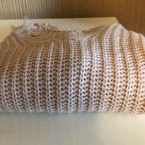 Loose fit cable Distressed V-neck sweater